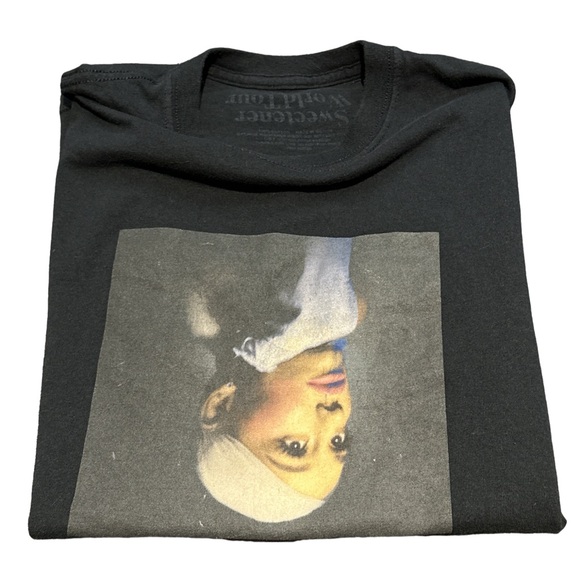 ARIANA GRANDE SWEETENER TOUR women's official merchandise graphic tee, small. - Picture 3 of 3